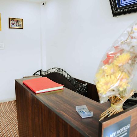 Hotel Abhinandan Indore Buitenkant foto