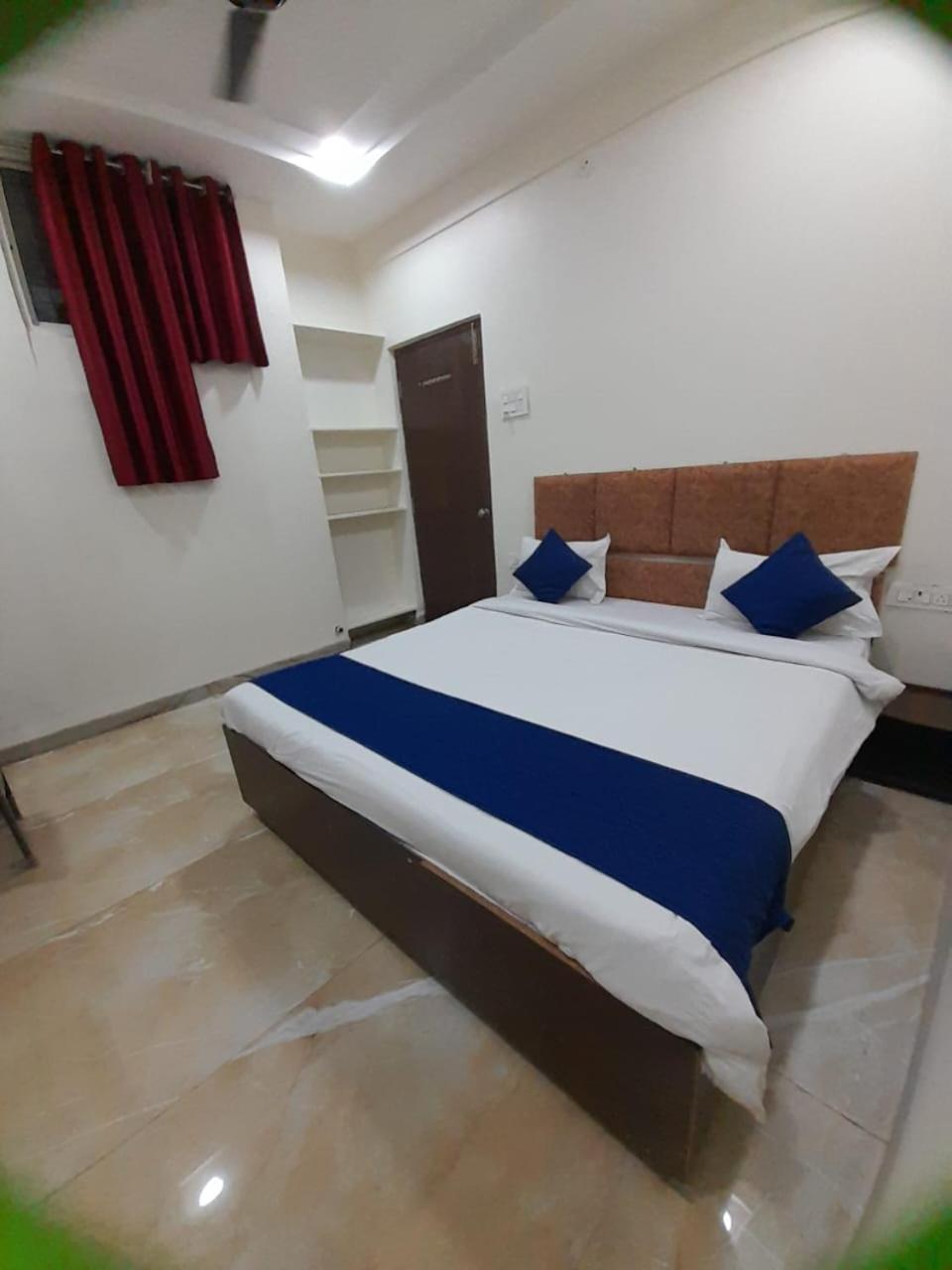 Hotel Abhinandan Indore Buitenkant foto