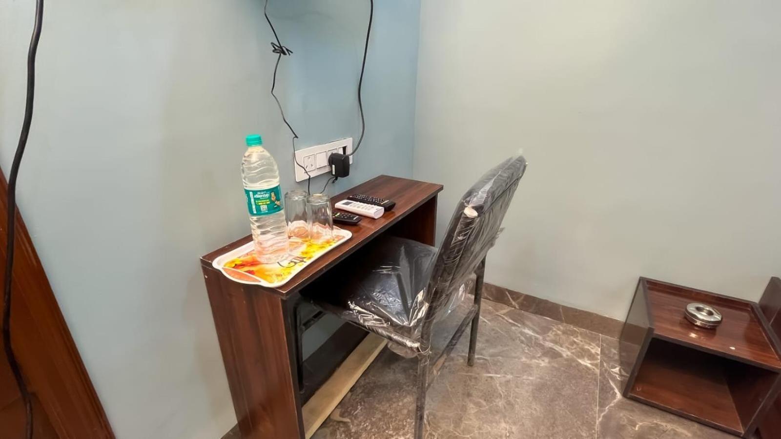 Hotel Abhinandan Indore Buitenkant foto