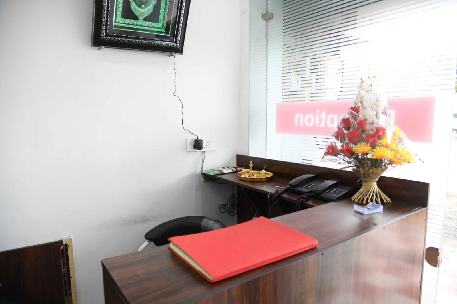 Hotel Abhinandan Indore Buitenkant foto